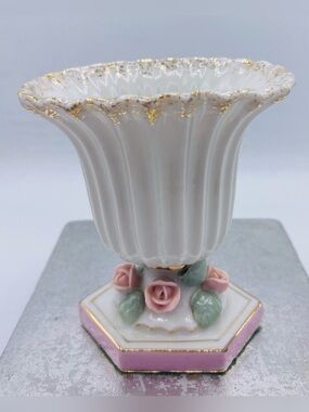 Vintage Bond Ware L&M Porcelain Fluted White Vase with Pink Roses Gold Trim